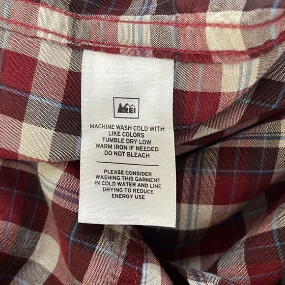 REI button up blouse.  Size Medium. Soft and breathable Lyocell and cotton mix. - Picture 5 of 6